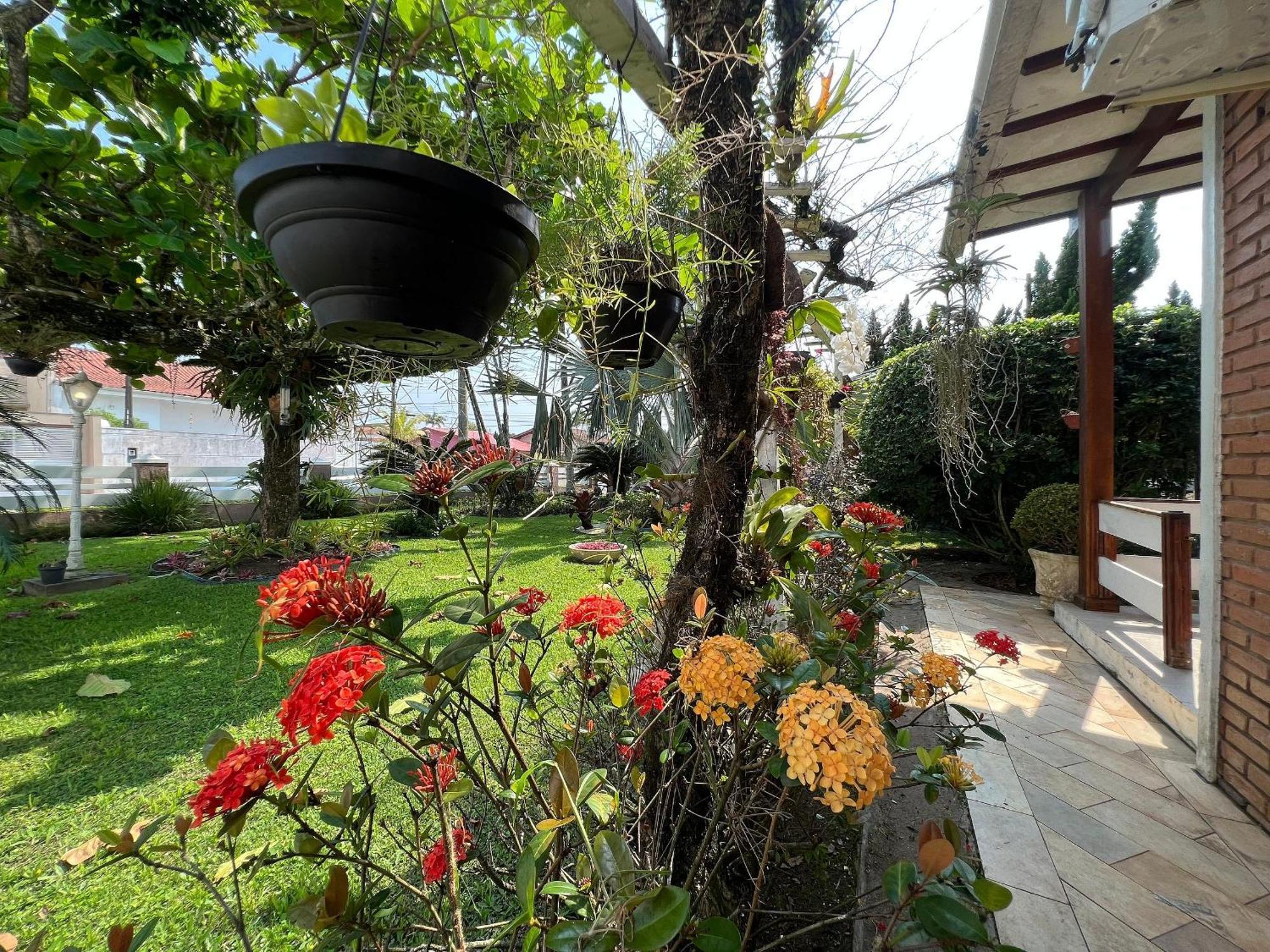 Casa Agradavel Com Piscina, A Poucos Passos Da Praia เปรูอิบี ภายนอก รูปภาพ